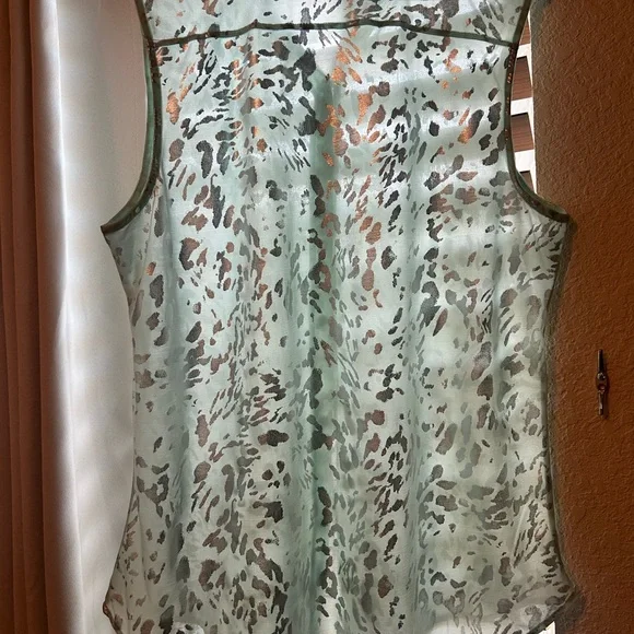 Daytrip - sheer sleeveless top XL - Picture 5 of 7